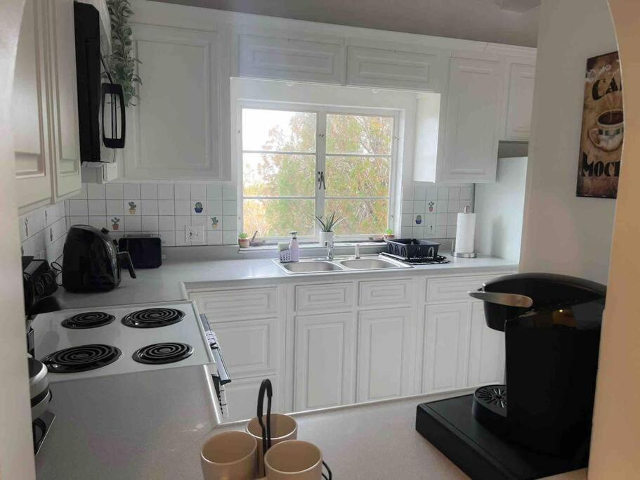 Joshua Tree National Park - Cozy Palms Getaway Appartement Twentynine Palms Buitenkant foto